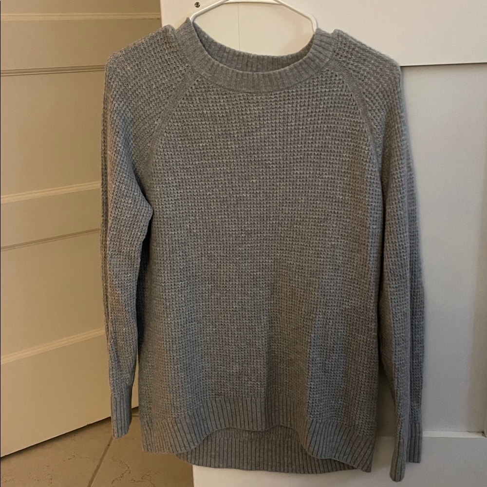 Old Navy Women's Gray Crewneck Sweater